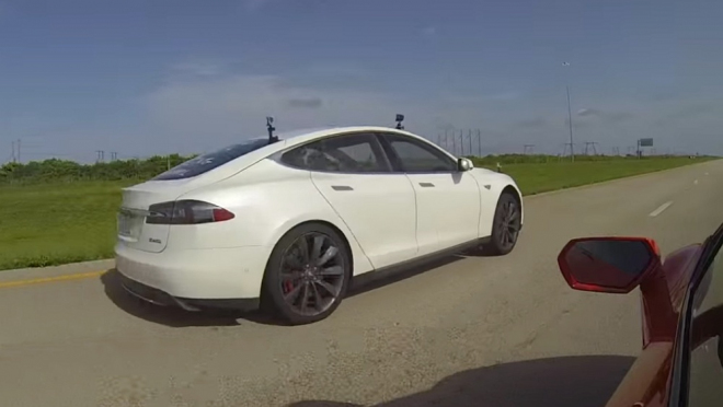 Tesla Model S P85D vs. Lamborghini Huracán ve sprintu: kdopak tu dostal „kouř”? (video)