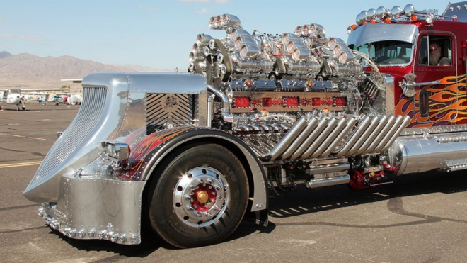 Extrémní tahač s dieselem V24 z lodi, který uhání až 209 km/h, už nepatří stvořiteli