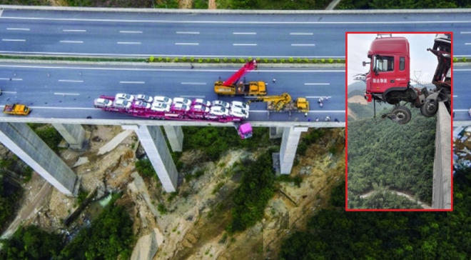 Tohle není film: řidič kamionu havaroval na mostě, zůstal viset nad údolím