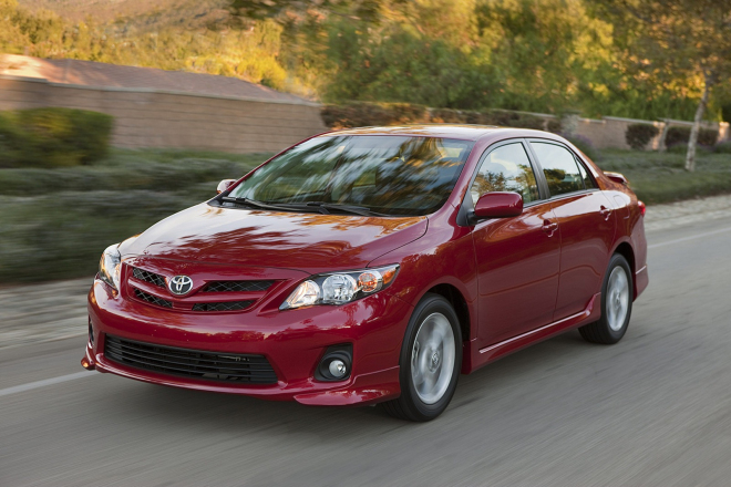 Toyota Corolla 2013: další generace legendy vsadí na odvážnější tvary