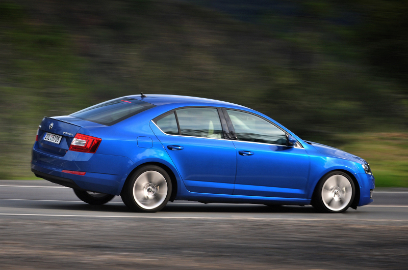 Test_Skoda_Octavia_III_2013_prvni_18_TSI_037_800_600.jpg
