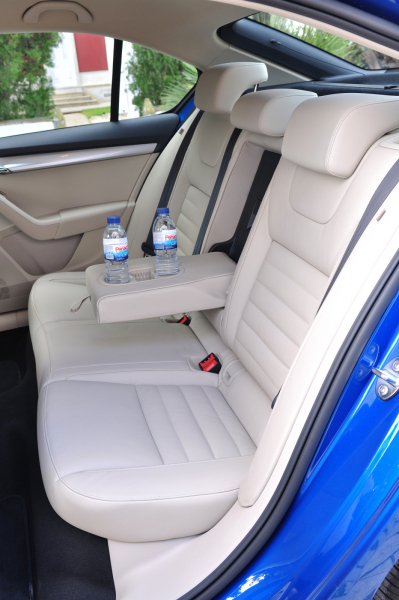 Test_Skoda_Octavia_III_2013_prvni_18_TSI_047_800_600.jpg