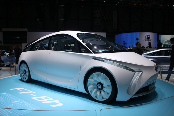 Toyota FT-Bh plně odhalena: je to příští městský hybrid pro masy? (+ živé foto)