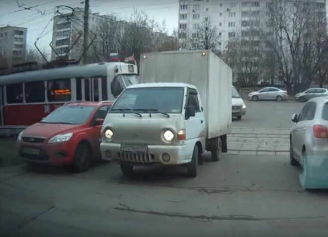 Ruský tramvaják ukázal světu, co je absolutní oddanost jízdnímu řádu (video)
