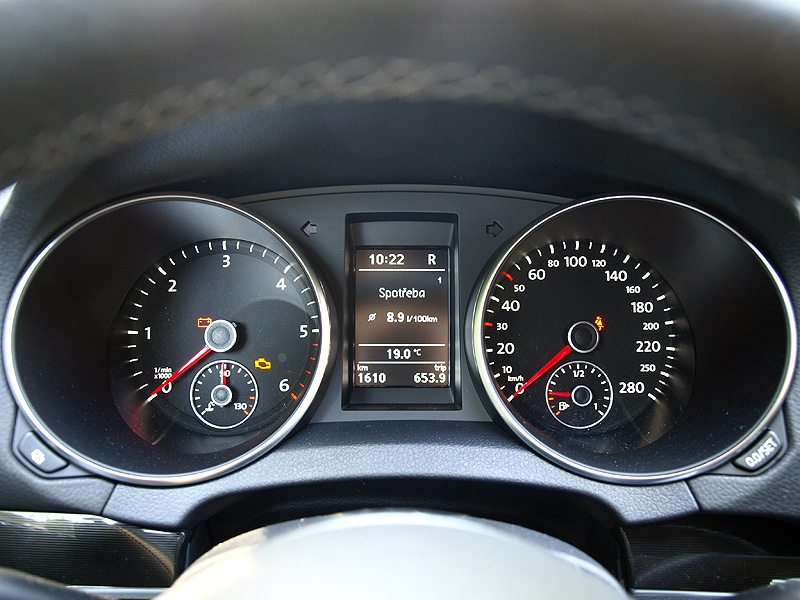 Test Volkswagen Golf GTD: radost s vůní nafty - 10 - VW_Golf_GTD_11