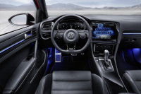 VW Golf 2016: facelift skoro zbaví interiér tlačítek, bude se ovládat i gesty
