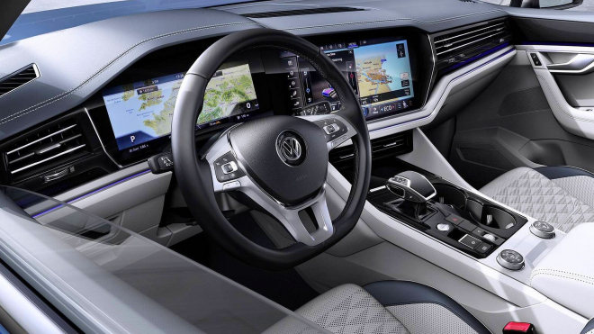 Podívejte se pořádně na „totálně revoluční” interiér nového VW Touareg. A srovnejte si jej s tím starým