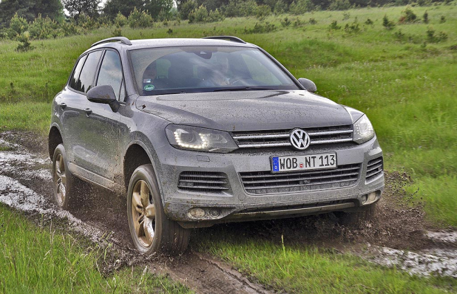 Volkswagen Touareg II v akci: terénu se nebojí