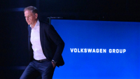 Panika u VW má svůj důvod. Prodeje koncernu se propadají roky nevídaným způsobem, v minusu je už i odbyt elektromobilů