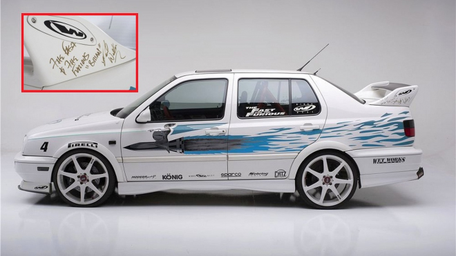 K mání je VW Jetta z prvního dílu Rychle a zběsile, i s podpisem Paula Walkera