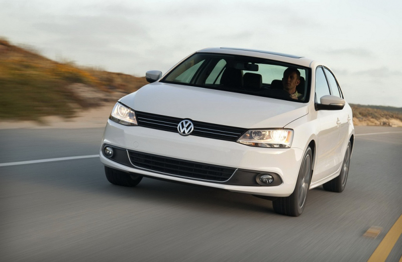 Nový VW Jetta: více specifikací, nové fotografie - 4 - Volkswagen Jetta 2011 nove 05