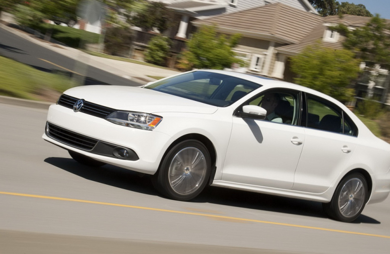 Nový VW Jetta: více specifikací, nové fotografie - 5 - Volkswagen Jetta 2011 nove 06