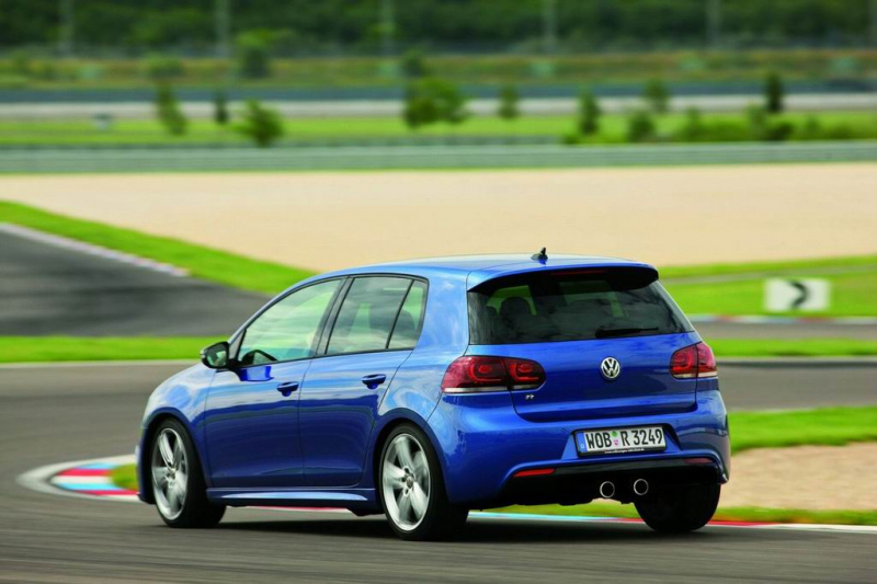 Volkswagen uvádí na trh Golf R a Scirocco R (ceny) - 10 - VW_Golf_R_predstaveni_12