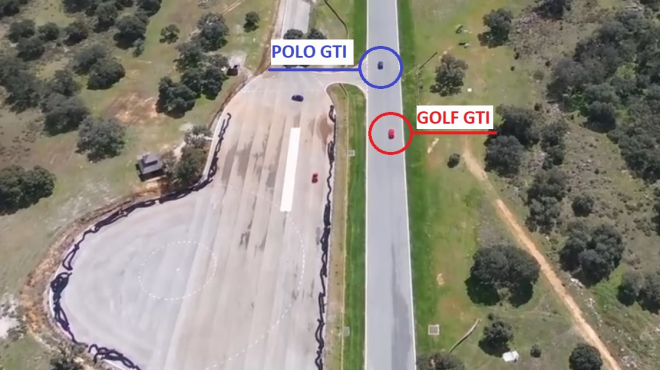 Bratrovražedný souboj dvou VW skončil překvapením. Golf zradila věc, která mu měla pomoci