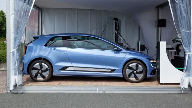 Volkswagen naznačil podobu i techniku nového Golfu, toto je prototyp Gen.E