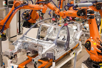 Nový VW Passat má problémy s výrobou, roboti špatně svařili 700 karoserií
