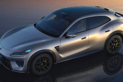 &bdquo;Nebuďte slušnej, řekněte jméno!&rdquo; Čínská značka tvrdí, že její novinku navrhl bývalý designér Ferrari. Ferrari říká: Tak povídejte, kdo to byl