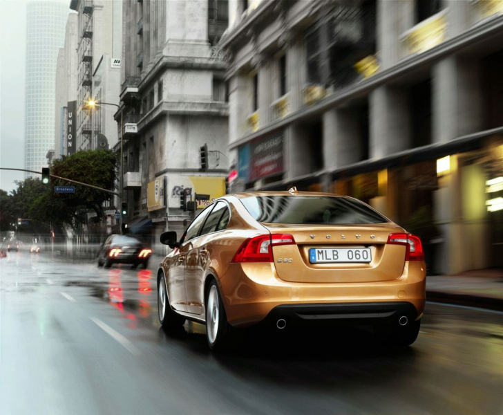 Volvo S60 2010: nová limuzína v detailech - 4 - Volvo S60 predstaveni 06