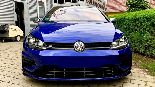 Tento nenápadný VW Golf má pod kapotou pořádné překvapení. Stavěli ho i Češi