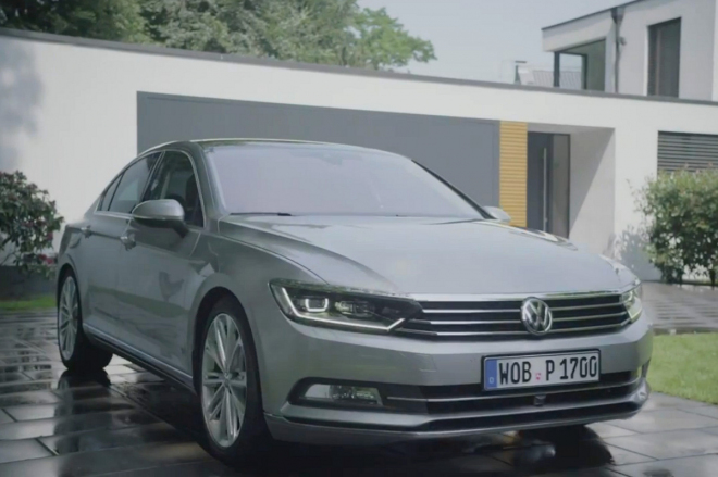 Nový VW Passat poprvé v akci a pohledem svých tvůrců (videa)