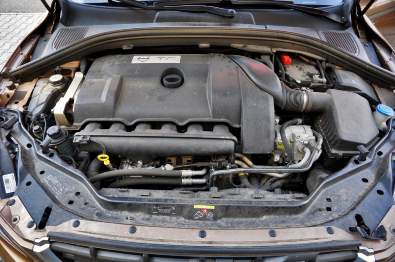 Test Volvo XC60 T6 Summum: jiná image - 10 -