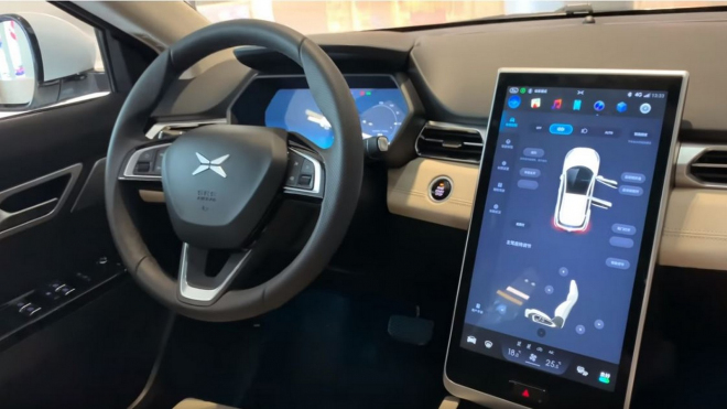 Číňané bezostyšně zkopírovali další auto, toto není nový model Tesly