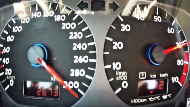 Starý VW Golf zrychlující z 0 na 300 km/h pod 10 sekund je pořád brutální podívaná