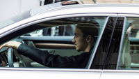 3. říjen je za námi, a tak si Zlatan Ibrahimovič nadělil k narozeninám další nové Ferrari, tentokrát na sobě opravdu nešetřil