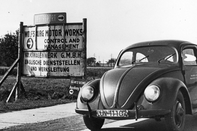 Sériový Volkswagen Brouk slaví 70 let, za svou slávu vděčí Britům