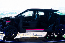 Na světě je konečně levný, ne úplně malý elektromobil. Stojí 400 tisíc a chybí mu jen drobnost, baterie