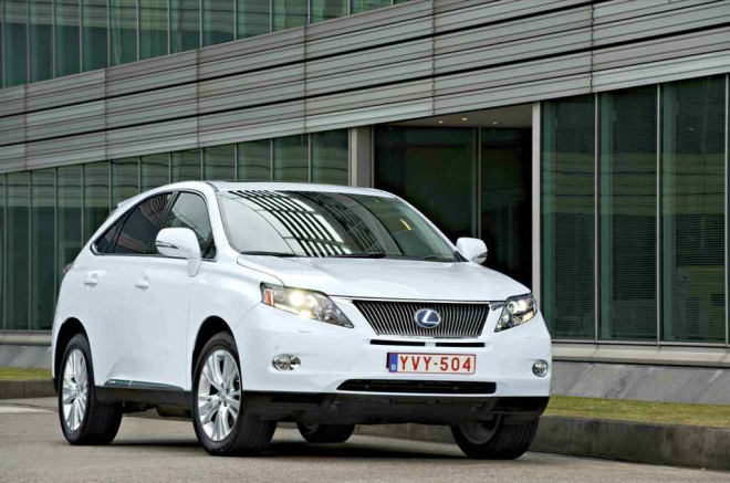 Lexus RX 450h nyní i s pohonem pouze předních kol