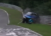 Kompilace nehod předokolek na Ringu vám dokáže, že i ony umí kousat (video)