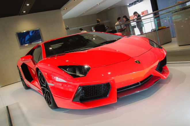 Lamborghini Aventador GT: Lambo přiveze do Ženevy čtyřdvéřovou verzi, výrobu zatím zvažuje