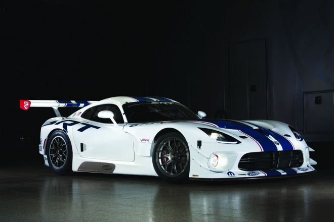 SRT Viper GT3-R 2013: tak trochu civilní provedení závoďáku pro Le Mans
