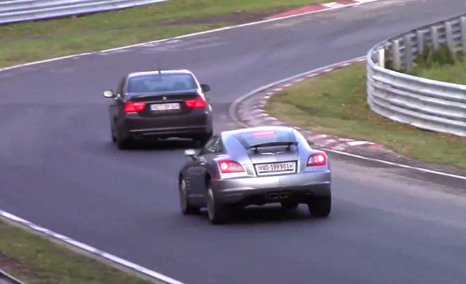 16letý mladík boural na Nordschleife, matku nechal na parkovišti (video)