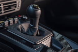 Čísla odhalují, jak obrovský zájem o ruční řazení je u některých typů aut. Přesto končí, nic neukazuje pohrdání zákazníky lépe