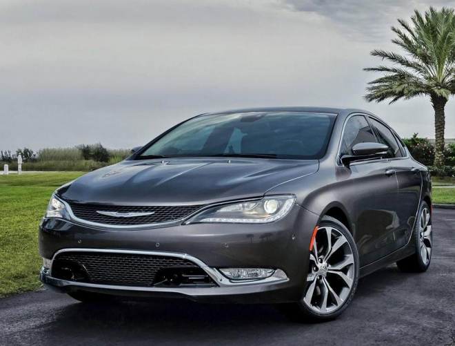 Chrysler 200 2015 předčasně odhalen, dostane i 4x4 a devítistupňový automat