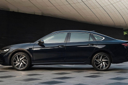 VW prodává i současný Passat jako sedan. A válí s ním, s cenou od 550 tisíc Kč je to terno