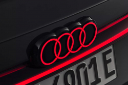 Kolabující Audi se dál hojí na svých dealerech, marže jim seřízlo až k nule. „Prodávat auta už se nevyplatí,” říkají