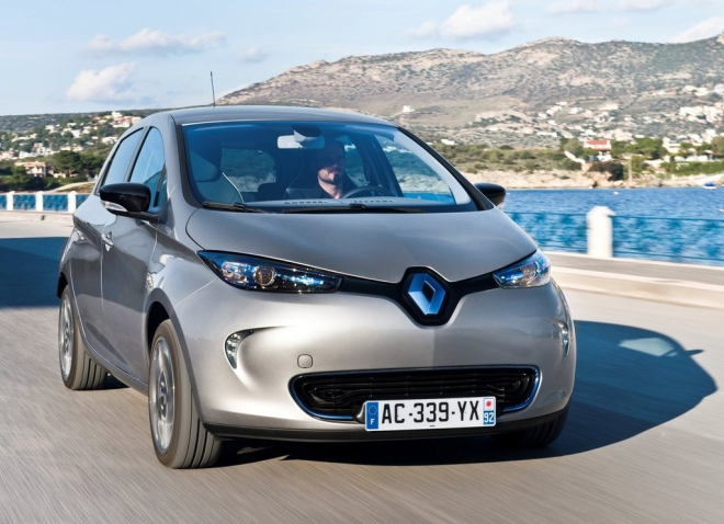 Renault Zoe 2015 má nový motor a elektroniku, prý ujede 240 km na nabití