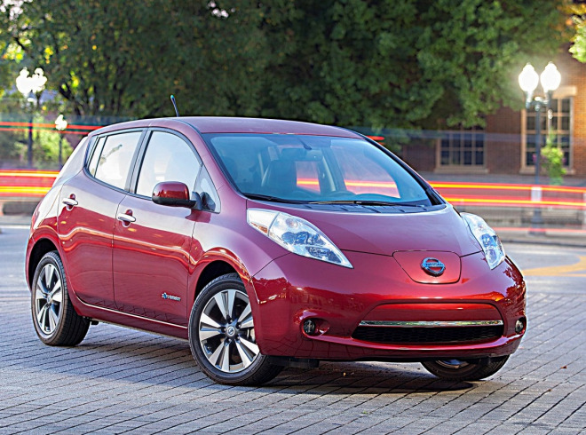 Nissan Leaf pro rok 2014 podražil, prodeje se přesto mají zdvojnásobit