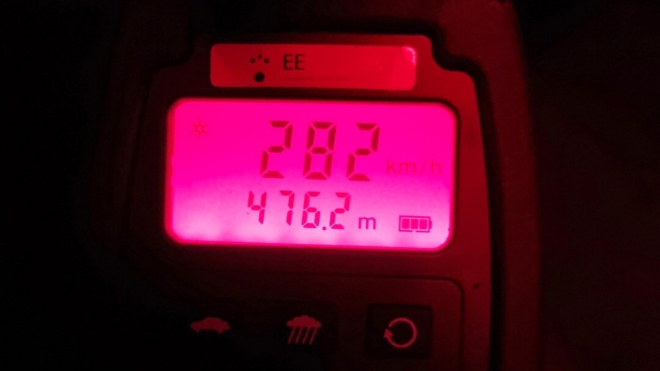 Řidiči BMW M5 naměřili na stovce 282 km/h, je to jeden z evropských rekordů. Přišel o řidičák i o auto