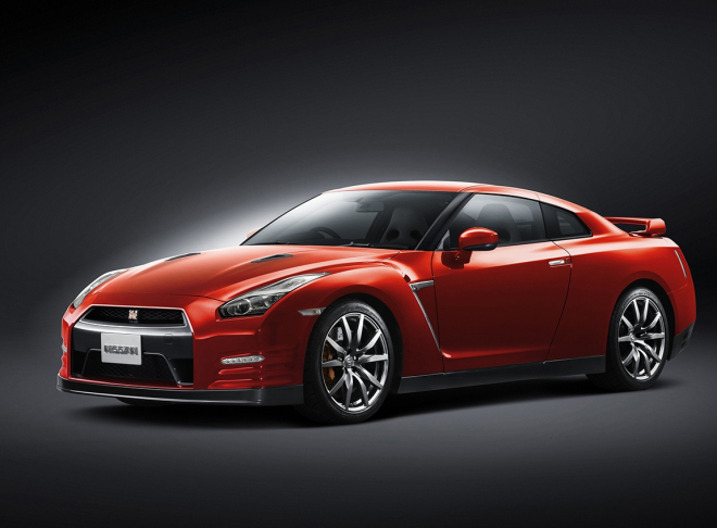 Nissan GT-R 2015: detaily dalšího faceliftu jsou venku, přijde několik verzí