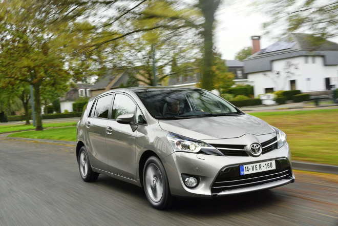 Toyota Verso 2014 podrobněji: krom dieselu BMW i s novou úrovní výbavy