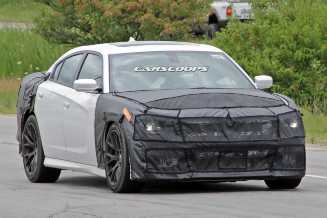 Dodge Charger SRT Hellcat: 716 koní dostane i Charger, dokazuje nejen špionáž