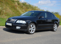 Nejvíce poptávaná i nabízená ojetá auta v ČR: černá Octavia jede