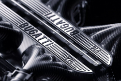 Nový šéf Bugatti nejlíp ví, jaký může být elektrický pohon problém. Šel proti vlastní ideologii a pro nový model prosadil motor V16