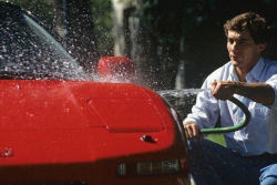 Nadšenec ukázal, proč je „Sennova” Honda taková ikona. Se supersportem najel 21 tisíc km jako nic, byl až za polárním kruhem