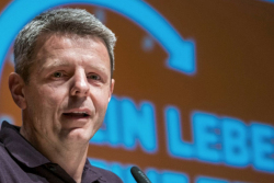 &bdquo;Nikdy jsem neviděl tolik lidí plakat,&rdquo; říká šéf odborů Bosche po další vlně propouštění a bez servítek jmenuje příčiny