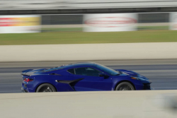 &bdquo;Bugatti pro chudé&rdquo; je tak rychlé, že vedle něj hypersporty vypadají jako podvod, ničí je na obyčejných pneu s benzinem od pumpy